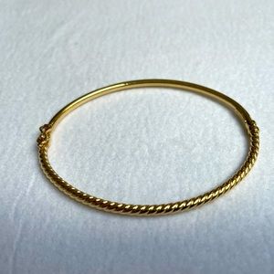 14kt yellow gold bangle (please reference in photos for measurements)